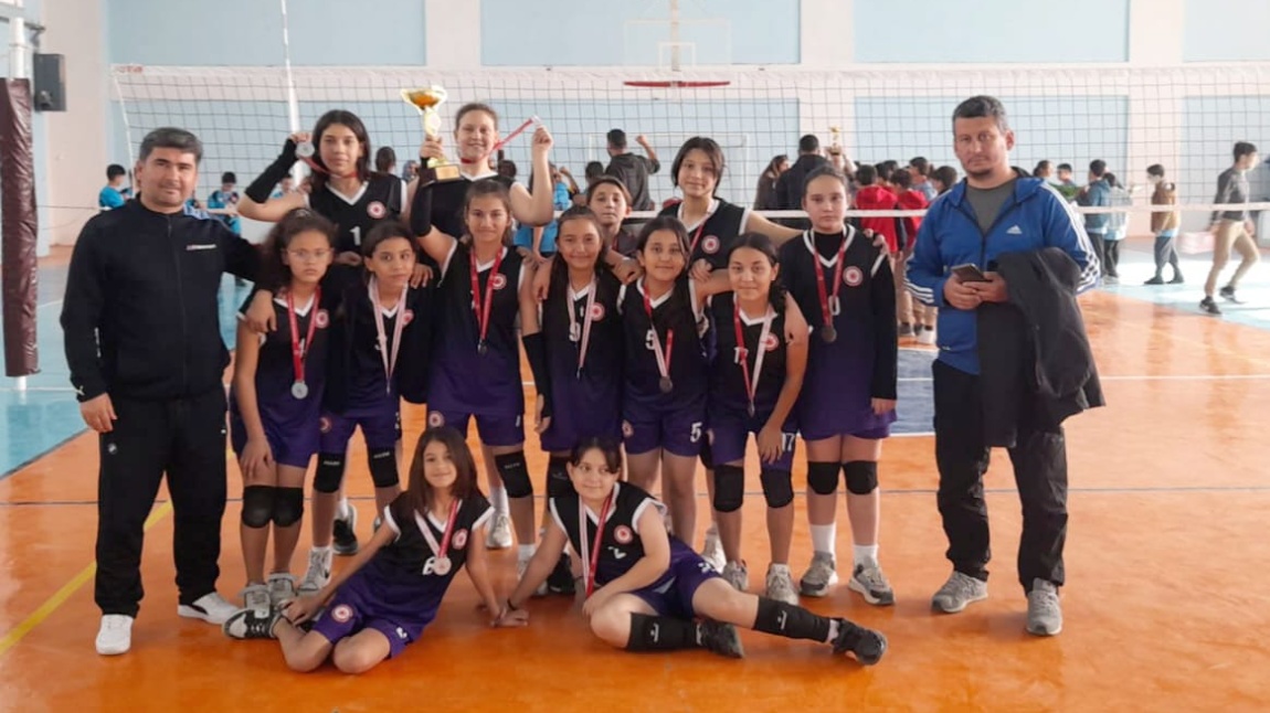 2023 - 2024 Okul Sporları Küçük Kızlar Voleybol Turnuvasında okulumuz takımı ilçemizde 2. oldu.